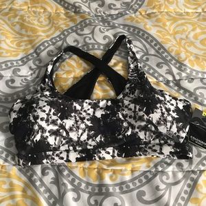 NWT BLACK AND WHITE SPLATTERED SPORT BRA
